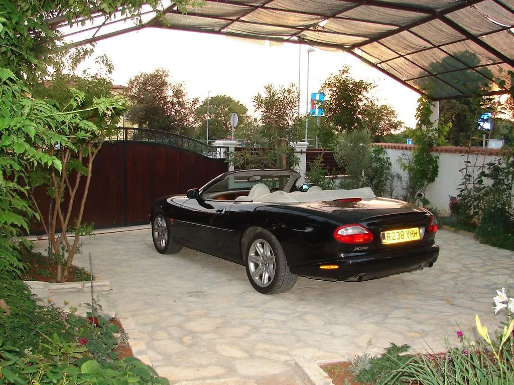 Holiday Home Casa Sole Pula 0*,
