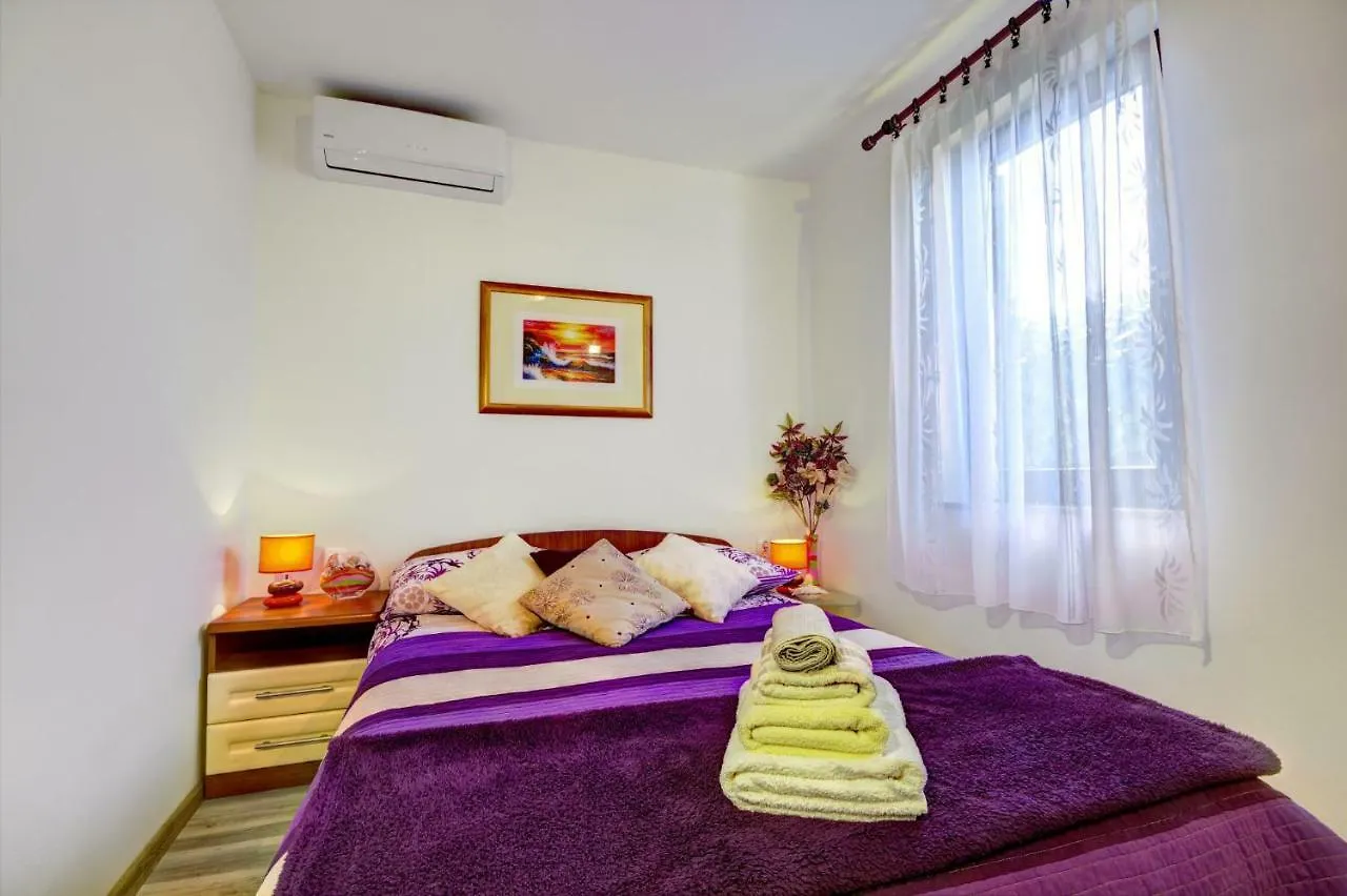 Holiday Home Casa Sole Pula 0*,